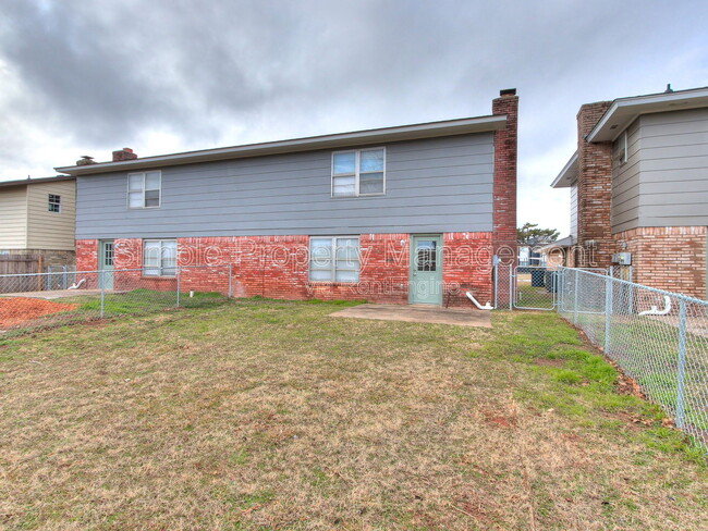 Building Photo - 8506 Candlewood Dr