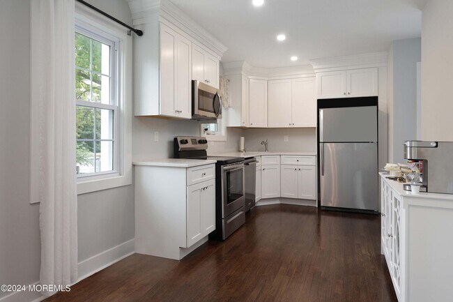 Building Photo - 67 E Highland Ave