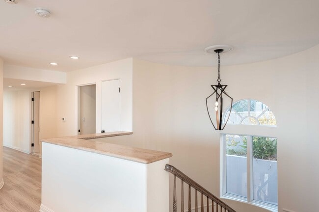 Building Photo - 3355 Palo Vista Dr