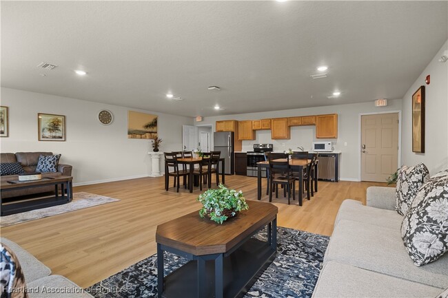 Building Photo - 260 Spanish Moss Cir