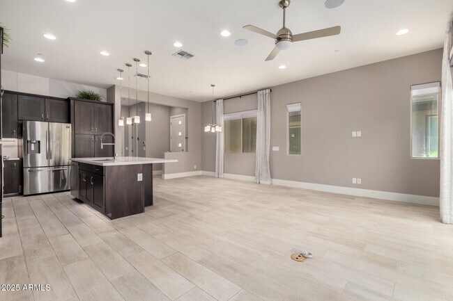 Building Photo - 7500 E Via De Luna Dr