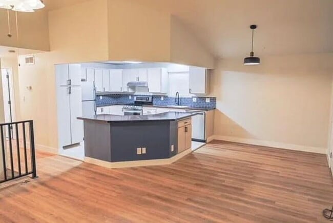 Building Photo - 3580 Dill Dr