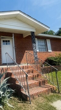 Building Photo - 2587 1/2 Kelly St
