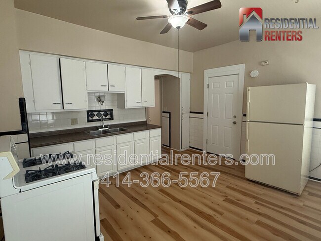Building Photo - 2454 N Booth St