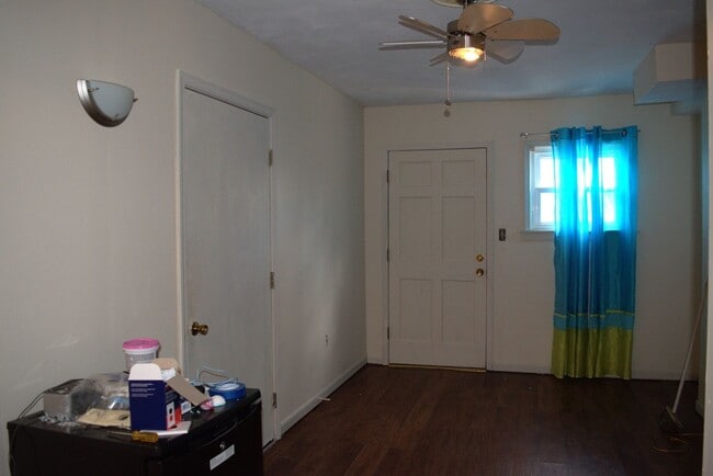 Building Photo - Great 3 Bed 2 Bath House!