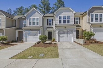 Building Photo - 1015 Badlands St