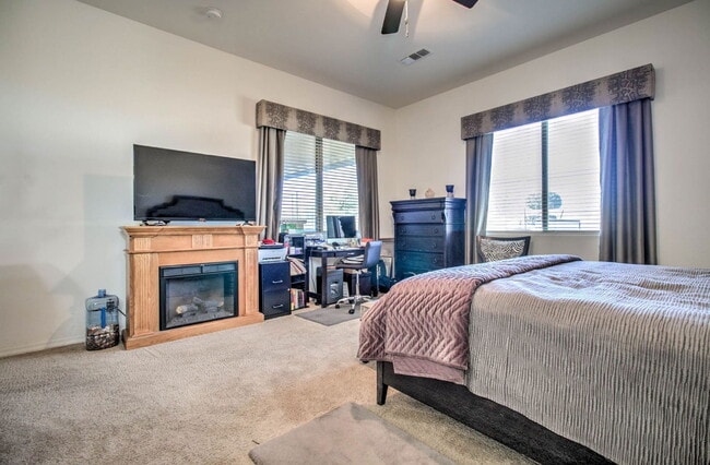 Building Photo - 5316 N 186th Dr