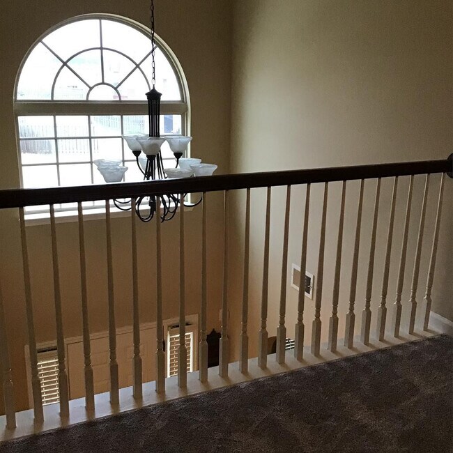 Building Photo - 2793 Huntcliffe Dr