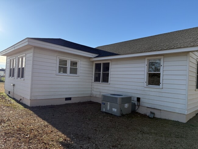 Building Photo - 5758 Hwy 70 W