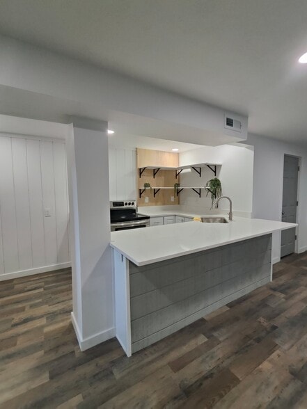 Building Photo - 8 N 100 E