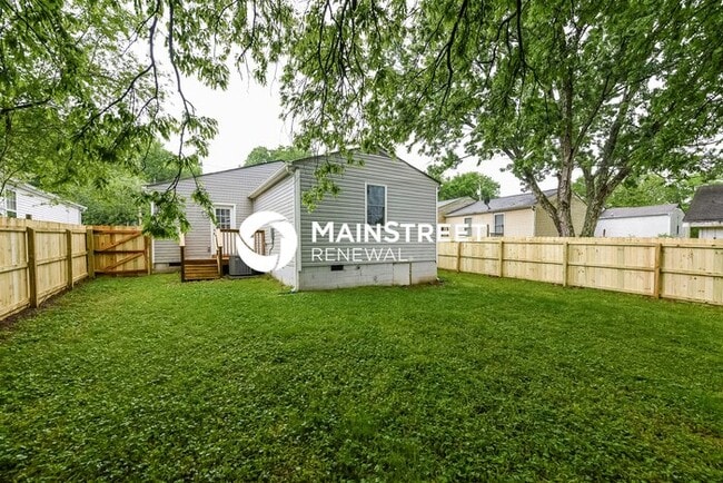 Building Photo - 4 Bedroom Pet-Friendly Home in Madison, TN with Main Street Renewal