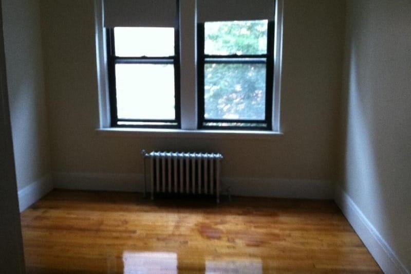 Building Photo - 347 Pleasant St