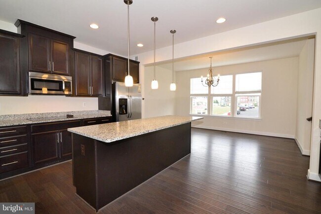 Building Photo - 10684 Viewmont Ln