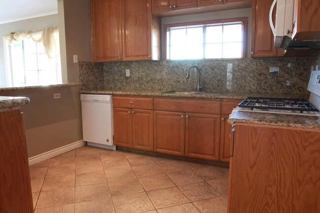 Building Photo - 12029 Gridley Rd