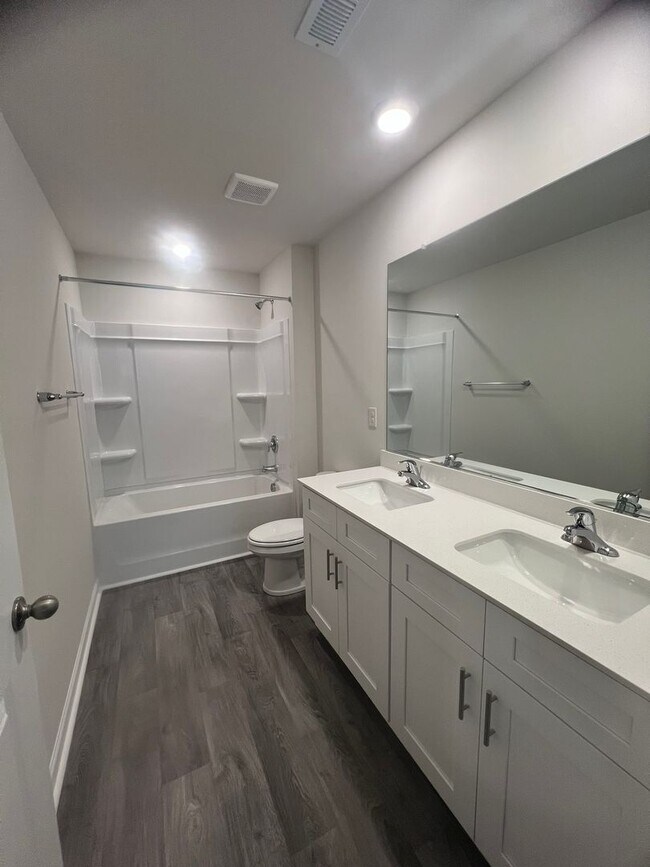 Building Photo - NEW CONTRUCTION!  Available for Immediate Move in!