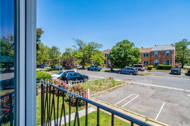 Building Photo - 3353 Ardley Ct