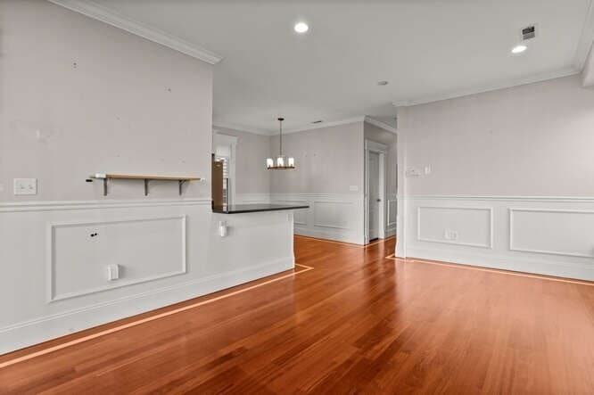 Building Photo - 472 E 3rd St