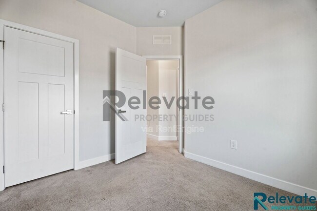 Building Photo - 2008 Old Manchester St