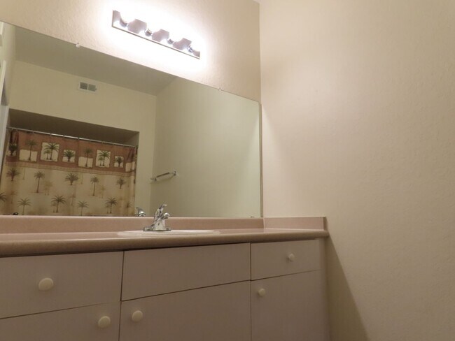 Building Photo - Orlando Park Central Gated Resort Style Co...