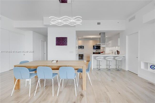 Building Photo - 17111 Biscayne Blvd