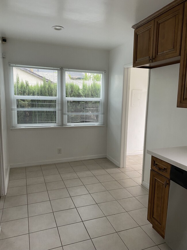 Building Photo - 5325 Glickman Ave