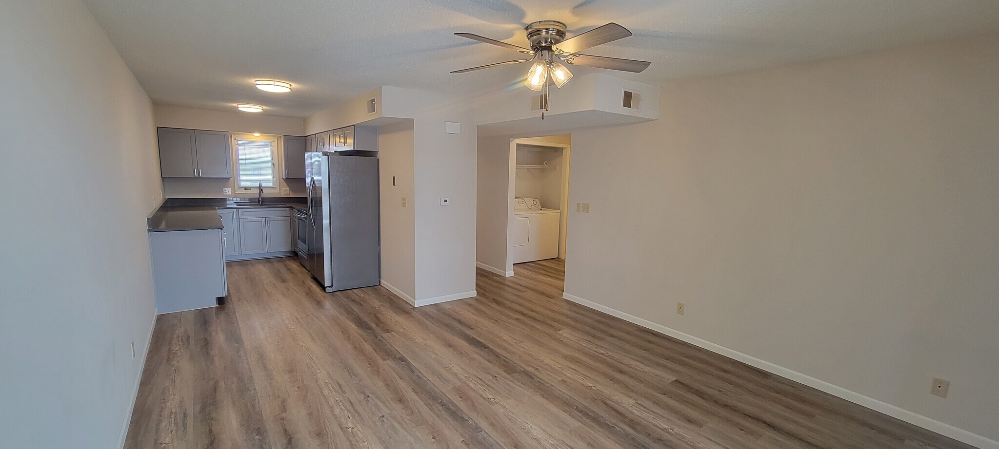 Building Photo - 2080 NW Hickory Ln