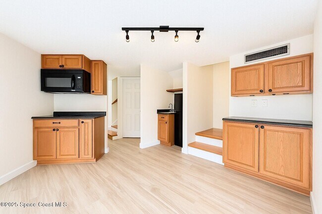 Building Photo - 1021 Palmer Rd