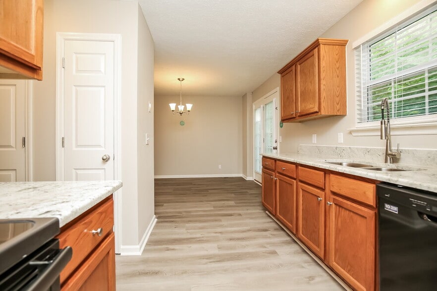 Building Photo - 112 Township Ct