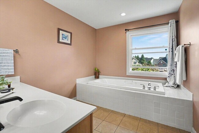 Building Photo - 3382 Hampstead Ct