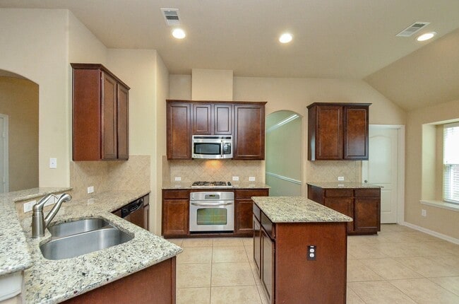 Building Photo - 6022 Preserve Ln