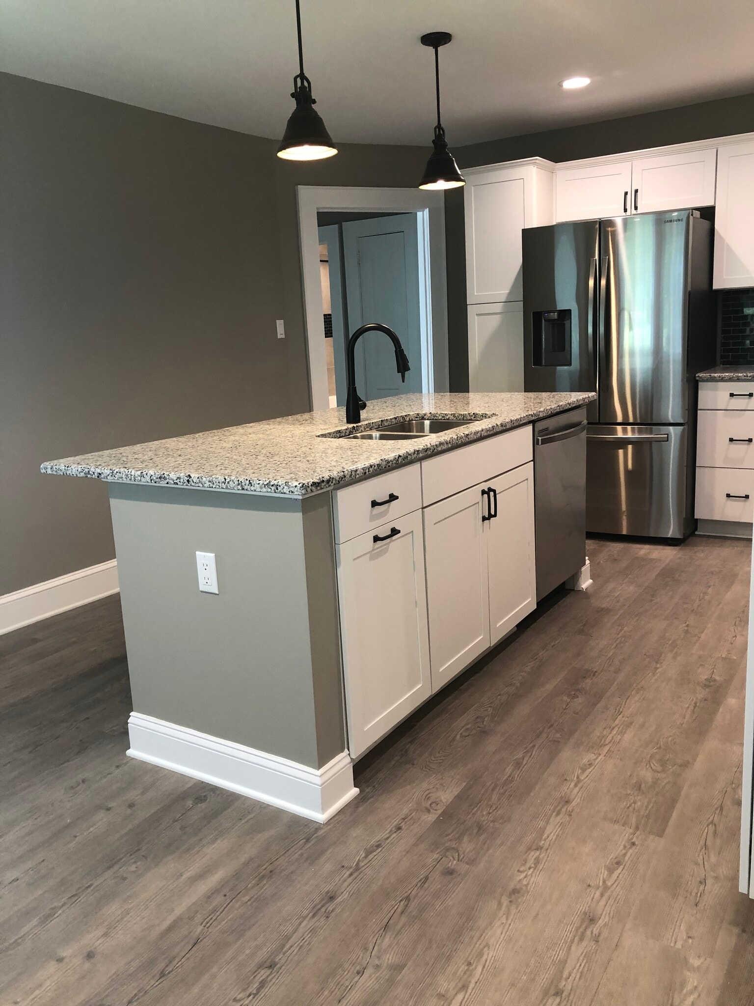 Kitchen - 415 Ogburn St