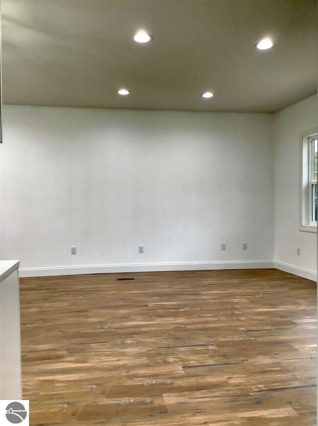 Building Photo - Step Into Luxury and Style – Impeccably Re...