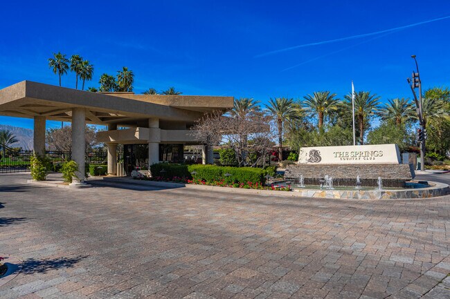 Building Photo - 52 Princeton Dr