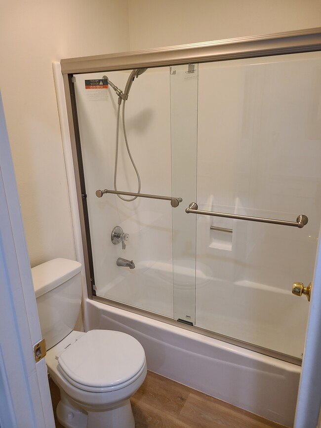 Bathroom - 184 Streamwood
