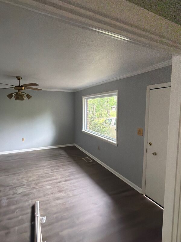 Building Photo - 415 Sylvan Trail