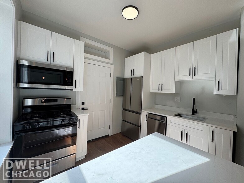 Building Photo - 956 N Winchester Ave