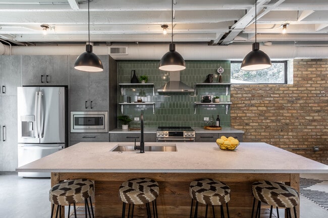 Building Photo - 2228 N Kedzie Blvd