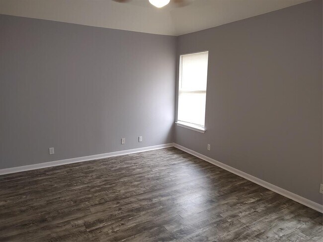 Building Photo - 131 Pony Cove