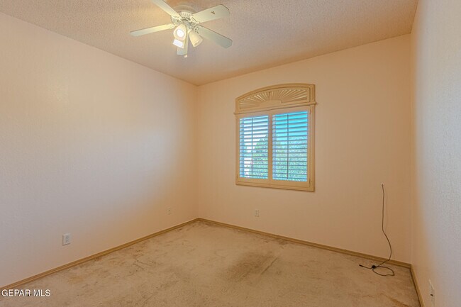 Building Photo - 712 Laramie River Ave