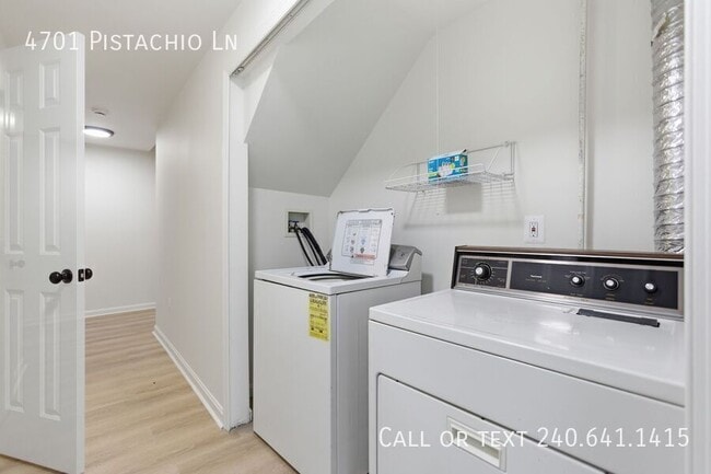 Building Photo - 4701 Pistachio Ln