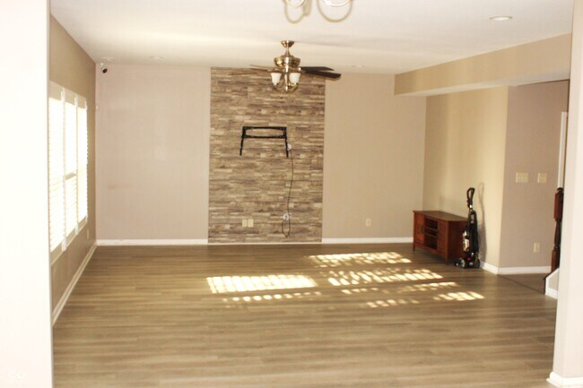 Building Photo - 2244 McGregor Ct