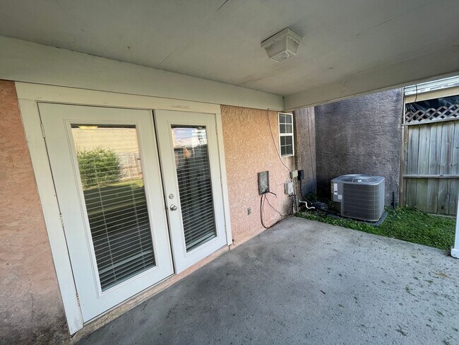 Building Photo - For Lease - 3 BR|2 BA Near Tyndall Air For...
