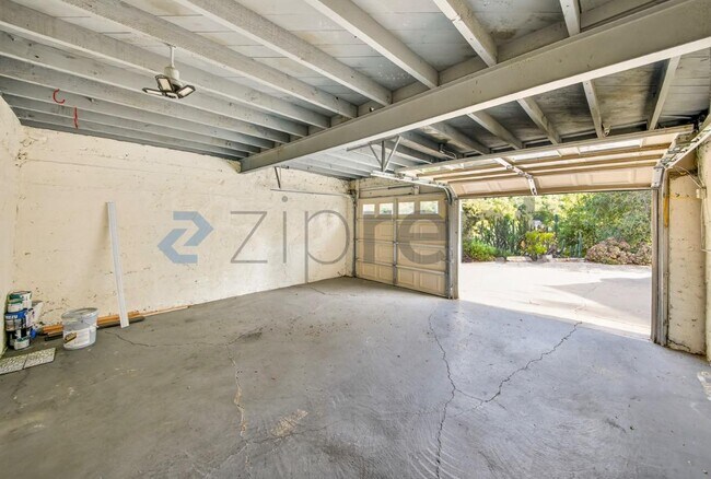 Building Photo - 16925 Hillside Dr