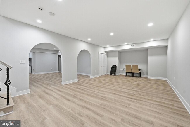 Building Photo - 1231 Ingleside Ave