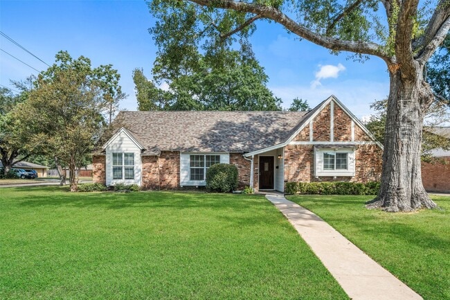 Building Photo - 10170 Hanka Dr