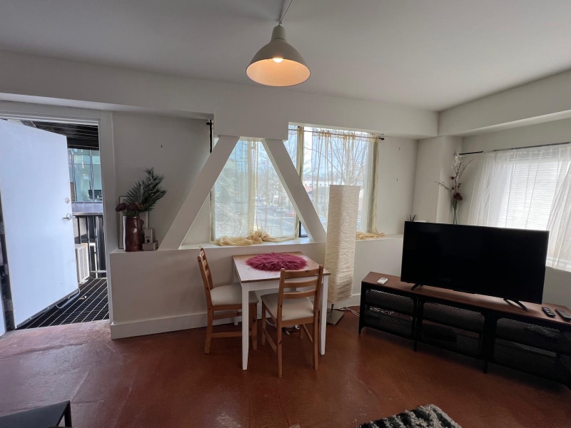 Building Photo - 333 2nd St SE