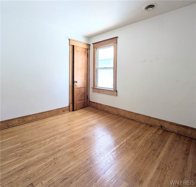 Building Photo - 47 Bridgeman St