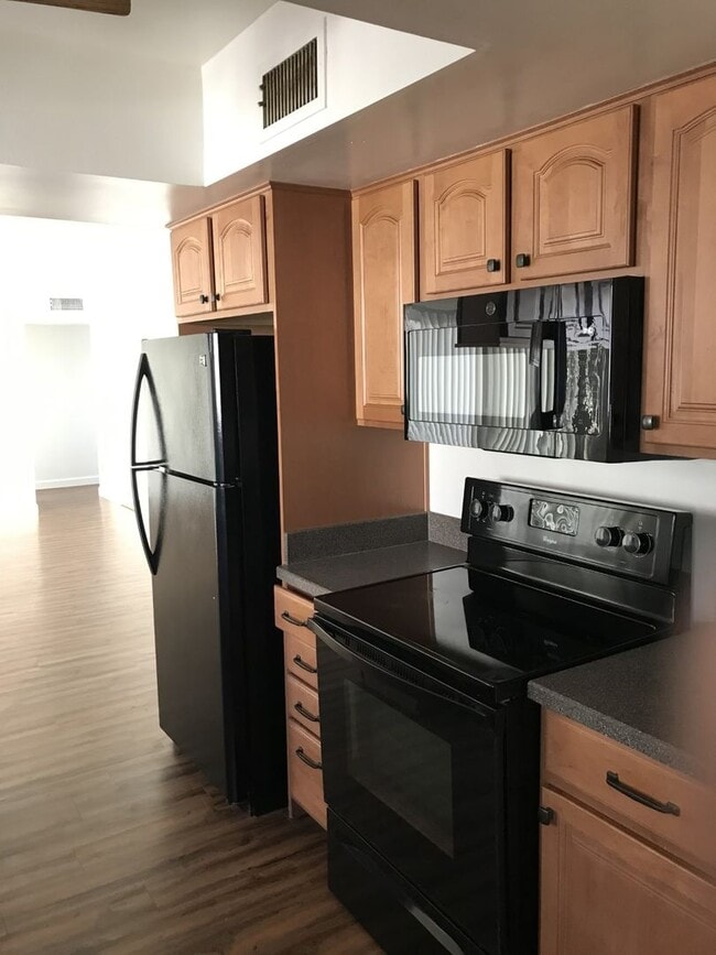 Building Photo - NEW LOWER PRICE!  Call for a showing. (928) 453-2606