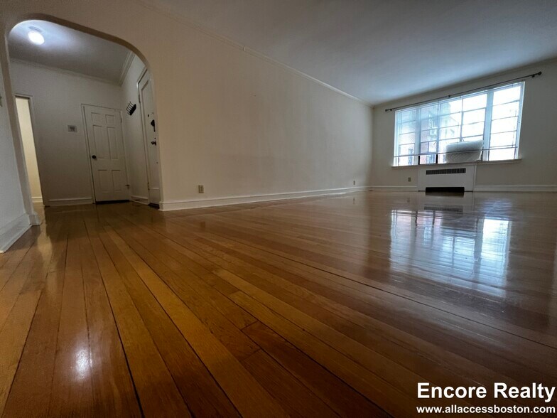 Building Photo - 61 Longwood Ave