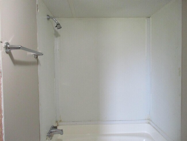 Building Photo - 403 Debbie St